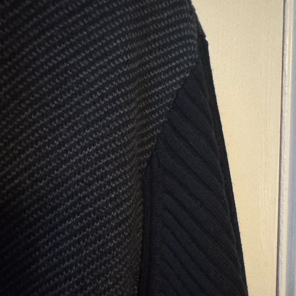 Coldwater Creek 1X (18) V-Neck Wool Blend Cardigan, Gray and Black - Picture 2 of 6